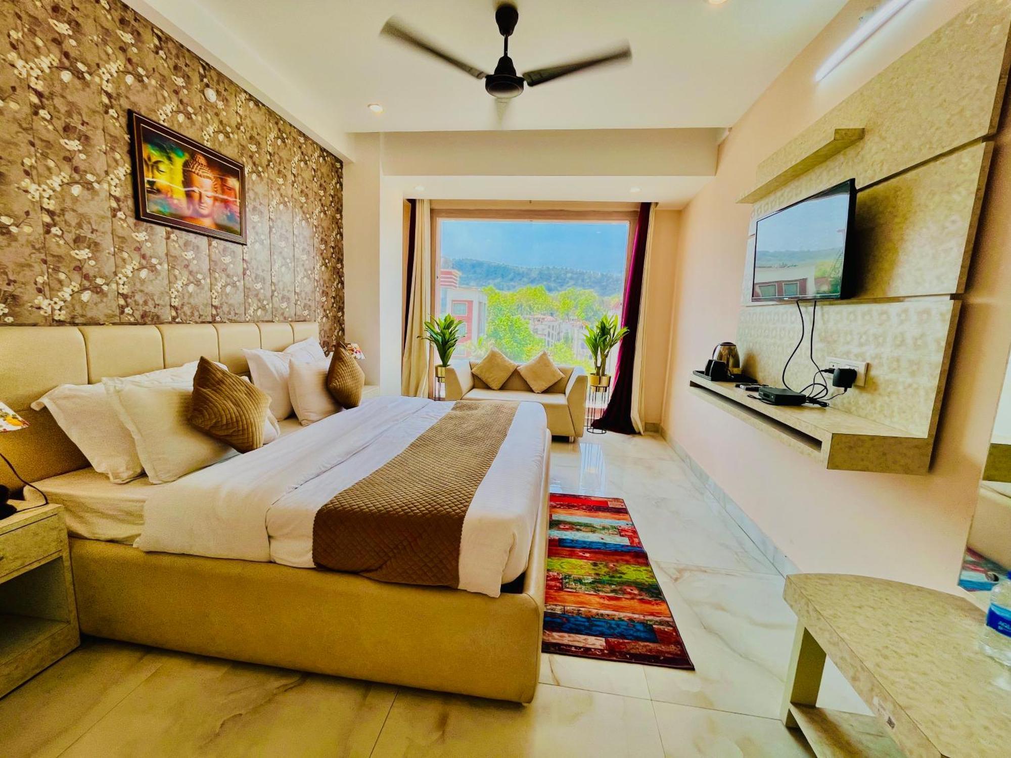 Hotel Golden Temple View By La Casa, Amritsar #Top Rated #Most Awarded #Swimming Pool #Prime Location #Luxury Rooms #Parking #Rooftop Cafe 외부 사진