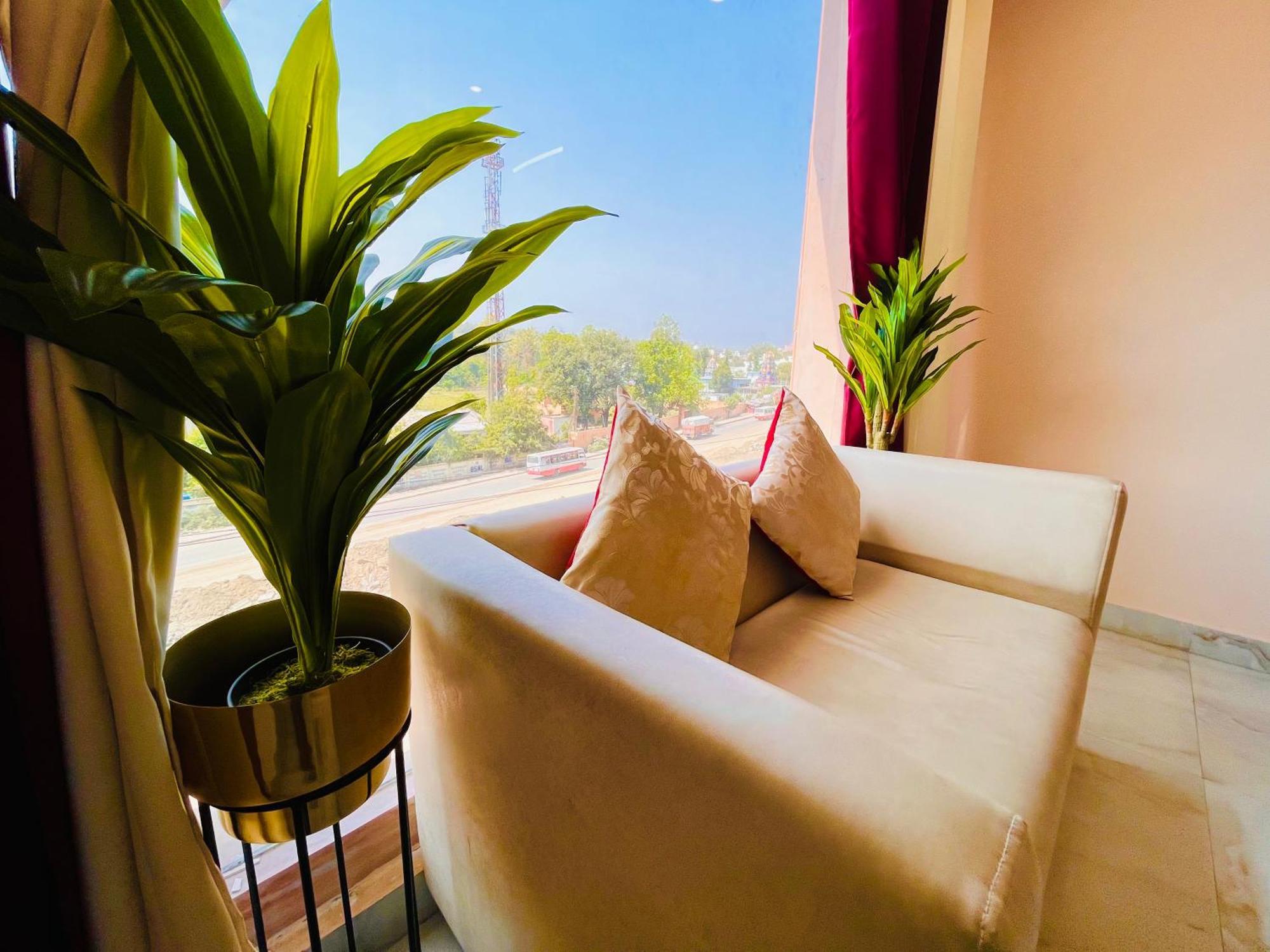 Hotel Golden Temple View By La Casa, Amritsar #Top Rated #Most Awarded #Swimming Pool #Prime Location #Luxury Rooms #Parking #Rooftop Cafe 외부 사진